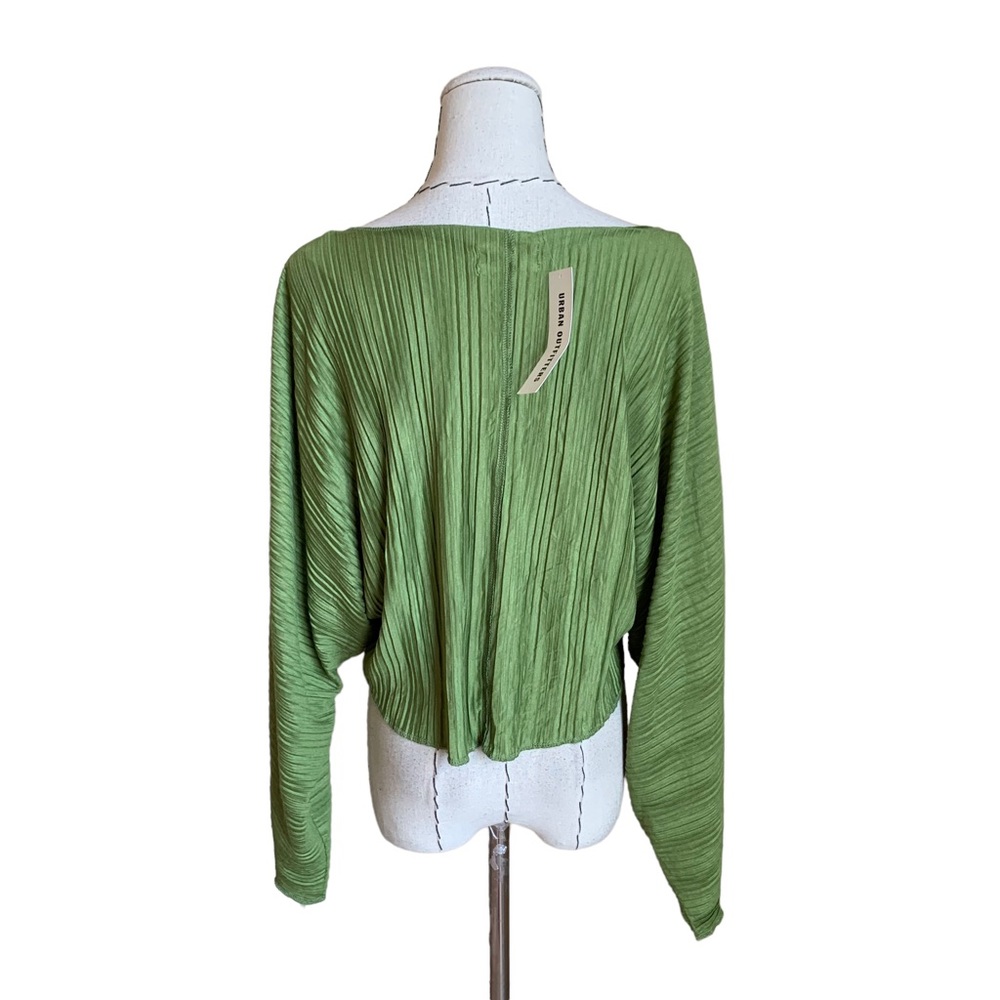 NWT UO Urban Outfitters Pleated Lime Green Cropped Flowy Boxy Top Blouse M - Picture 4 of 6
